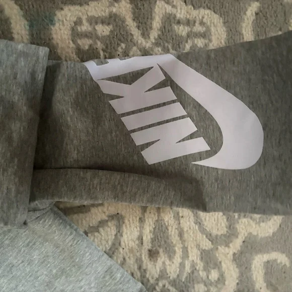NWT Nike Gray High Rise Leggings- M - Picture 7 of 10